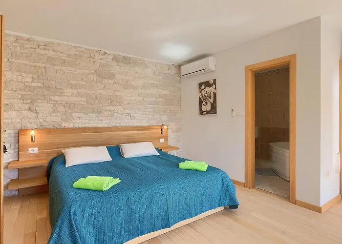 Nyaraló Simeanna *